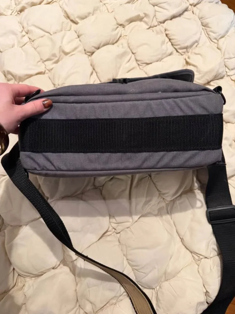 Tenba Gray Messenger Camera/Camcorder Crossbody Bag w/ Zipper Pouch and Pockets